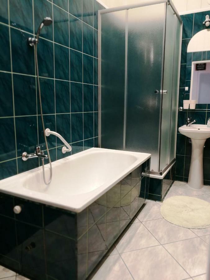 Appartamento Apartament Jasminowy Kudowa-Zdrój Esterno foto